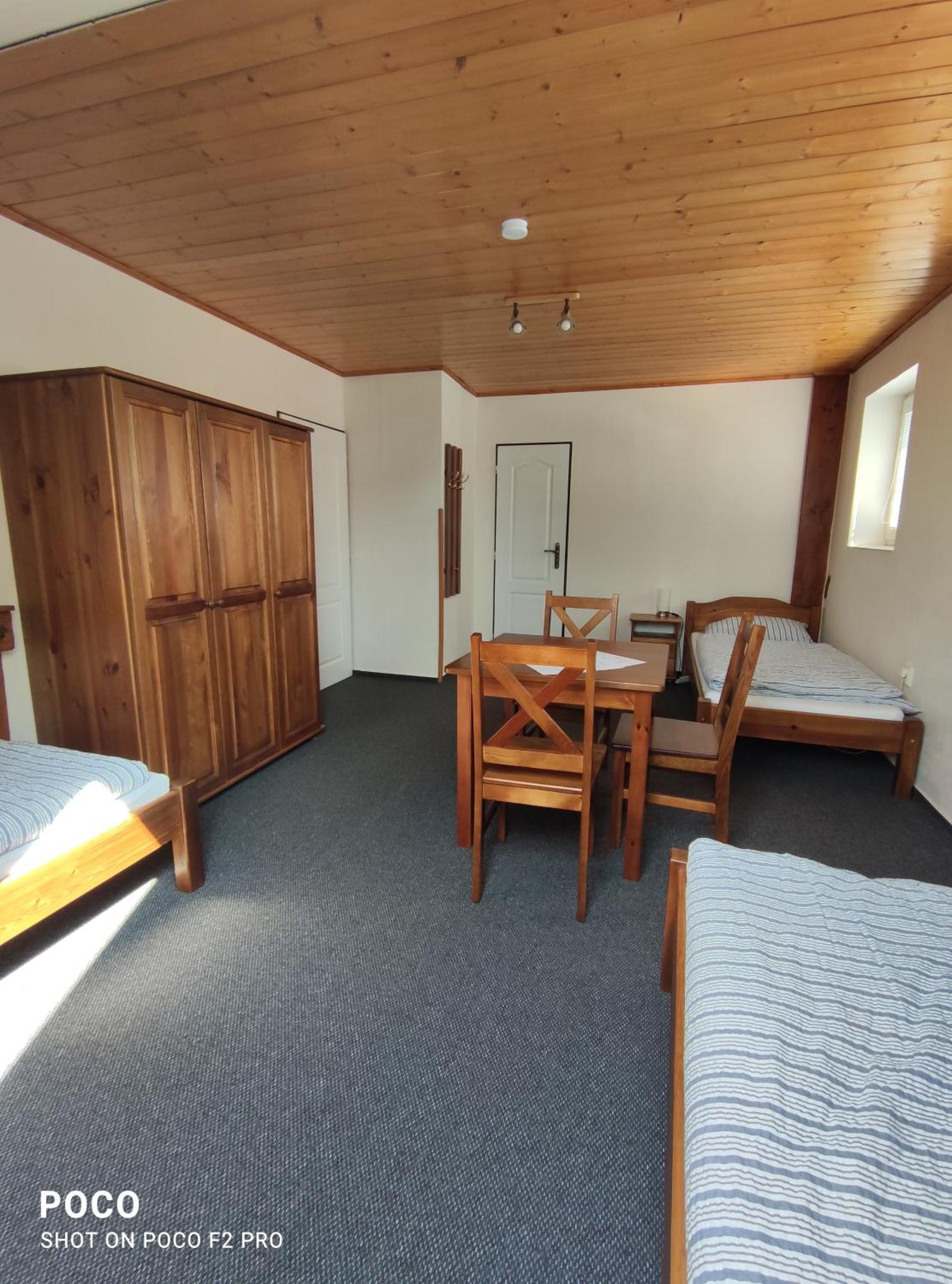 Zamecka Posta Penzion Neznasov Chambre photo